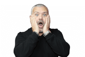 Personne étonné avec les deux mains sur les joues et la bouche ouverte. .Comment apparaître sur Google